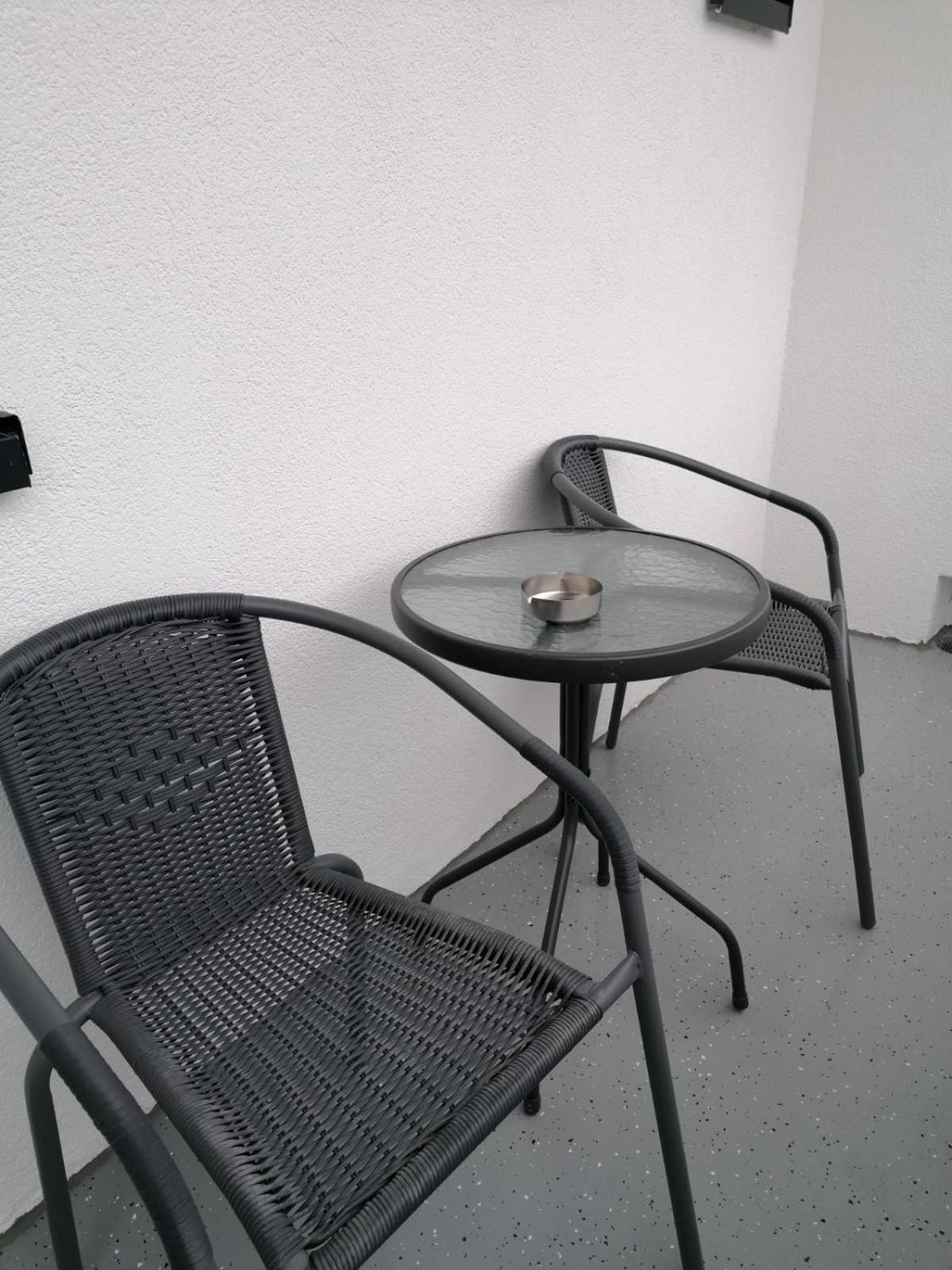 Estrella24 Living Rooms Zermatt 赫恩 外观 照片